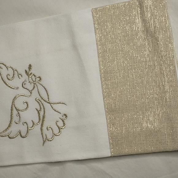 🎁 Holiday Gold Dove Tea Towel - Picture 2 of 4
